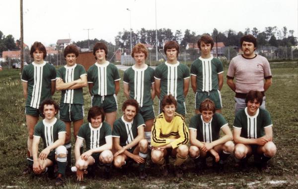 tl_files/Hauptverein/webseitenbilder/vereinschronik/1977_Jugend_1.jpg tl_files/Hauptverein/webseitenbilder/vereinschronik/1977_Jugend_1.jpg